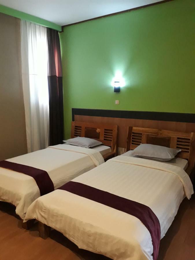 The New Orlinds Guest House Wonosari Ngoại thất bức ảnh